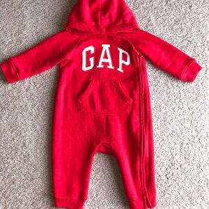 Baby gap onesie